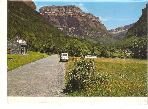 Postal 038224 : Parque Nacional de Ordesa. Entrada al Valle y la Fraucata al fondo