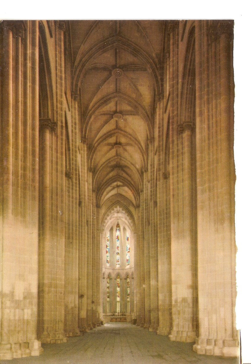 Postal 038351 : Batalha (Portugal). Monastery. Nave Principal da Igreja