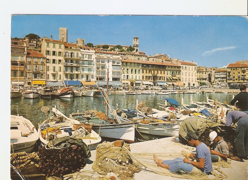 Postal 039166 : Cannes. Un coin du Port le Quai St-Pierre et le Suquet