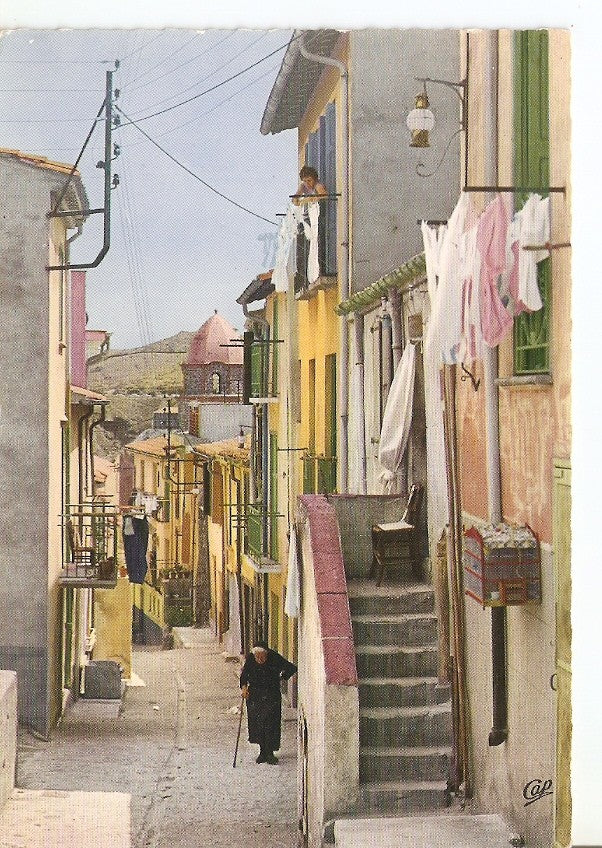 Postal 039419 : Une rue pittoresque. Collioure. La Cote Vermeille