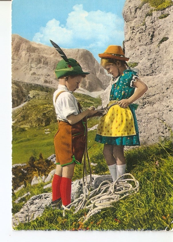 Postal 039464 : Niños vestidos con trajes tradicionales