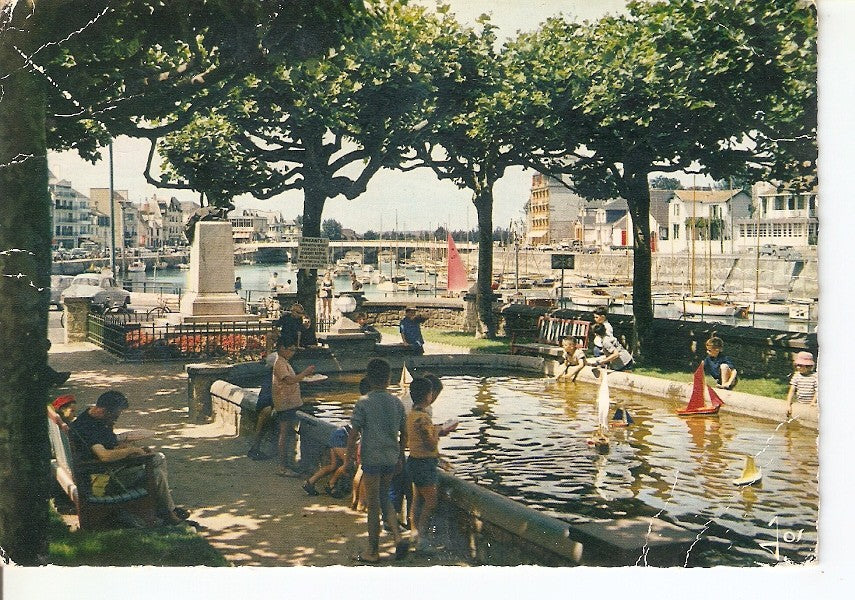 Postal 039467 : Le Pouligen (L.A.) - Le bassin des enfants sur la Promenade