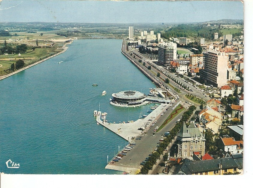 Postal 039485 : Vichy (Allier). Par Omnisports. Lac dAllier Rotonde