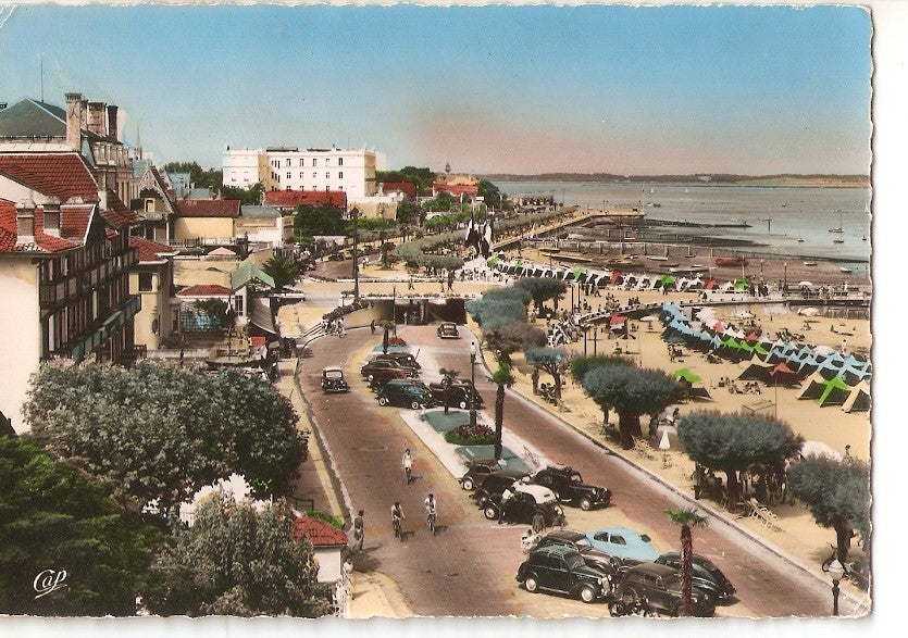 Postal 039553 : Arcachon - Cote dArgent. Promenade du Bord de Mert et la Plage