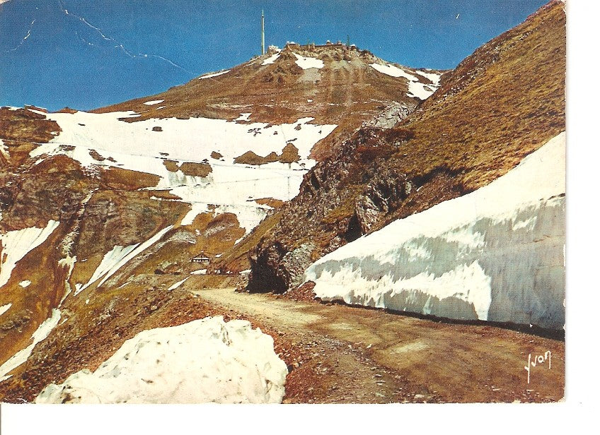 Postal 039919 : Pic du midi de Bigorre. La Route menan au Pic du Midi. Les Pyrenees