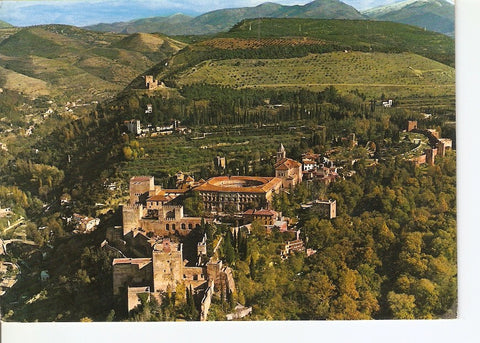 Postal 039937 : Granada. Vista aerea de la Alhambra y Sierra Nevada