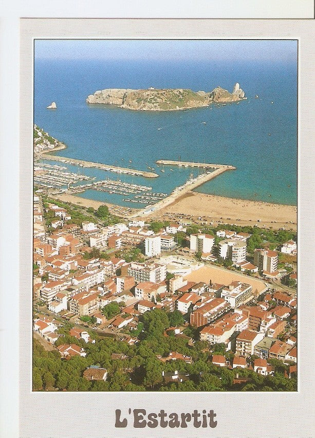 Postal 039938 : LEstartir (Costa Brava). Vista general des de Rocamura al fons illes Medes