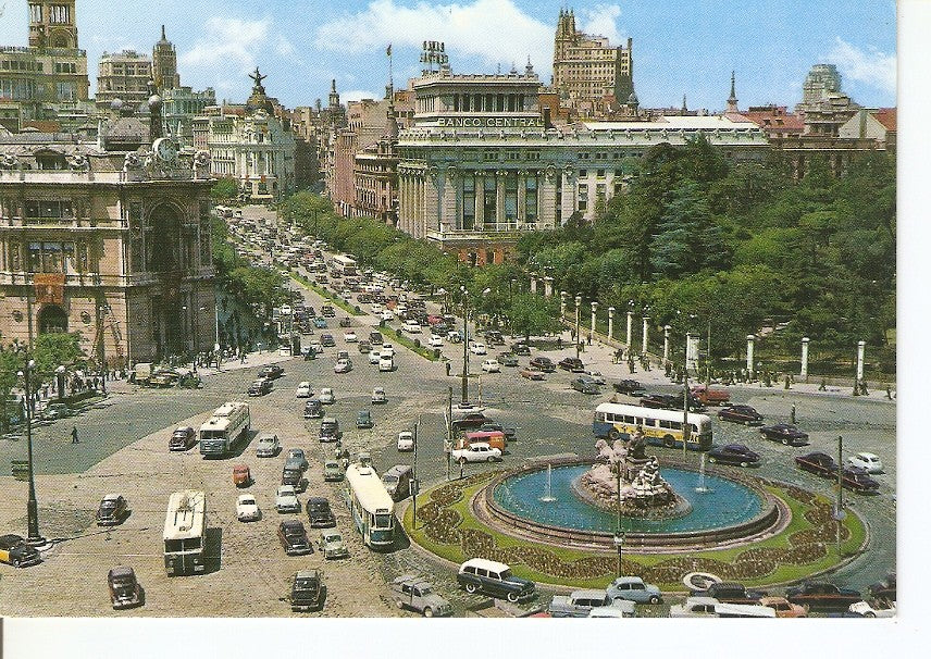Postal 040093 : Madrid. Panoramica de la Plaza de la Cibeles y calle de Alcala