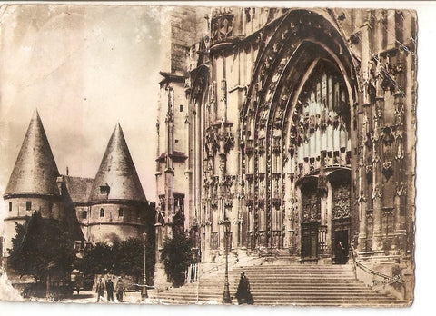 Postal 040180 : Beauvais. La Cathedrale et le Palais de Justice