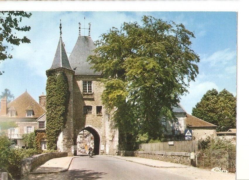 Postal 040185 : Villeneuve-sur-Yonne. Porte de Joigny