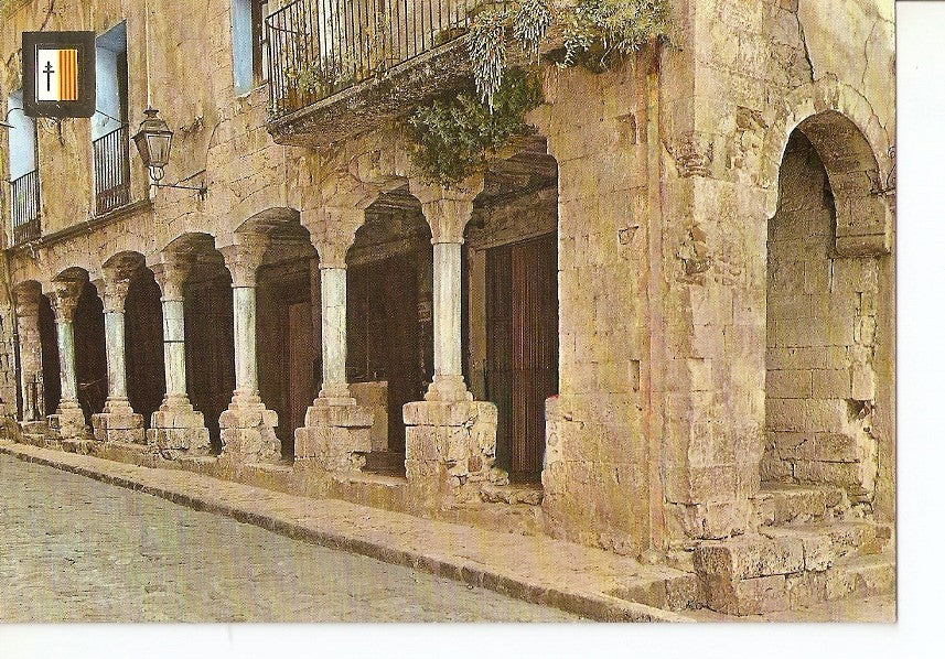 Postal 040271 : Besalu (Girona). Comtal Villa. Porxos Romanics