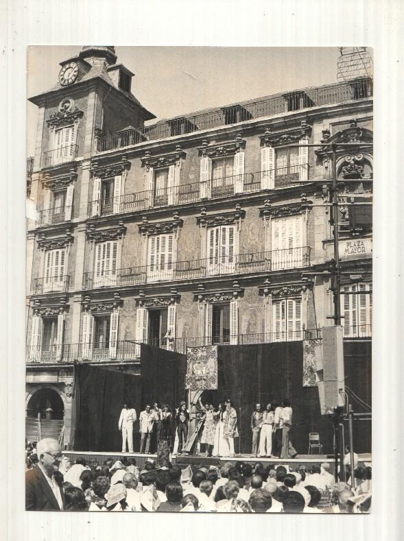 Foto Prensa numero 109: fiesta mejicana en la plaza mayor de Madrid