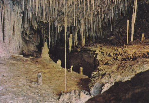 Postal 60527. Cuevas de Campanet capilla de la Virgen(Mallorca)