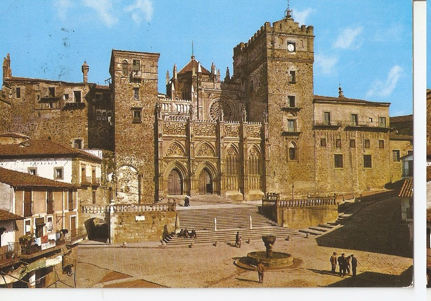 Postal 044436 : Guadalupe. Plaza y fachada principal del Monasterio (s. XIV-XV)
