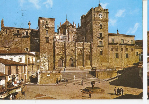 Postal 044436 : Guadalupe. Plaza y fachada principal del Monasterio (s. XIV-XV)