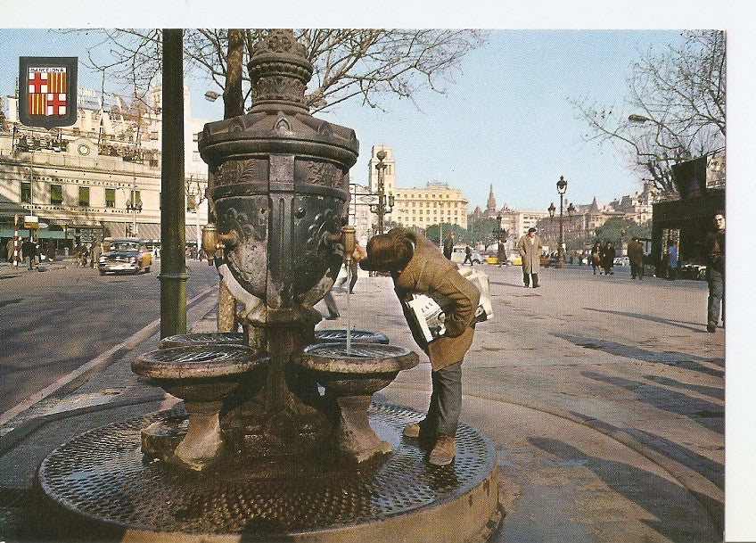 Postal 044532 : Barcelona tipica. Fuente de Canaletas