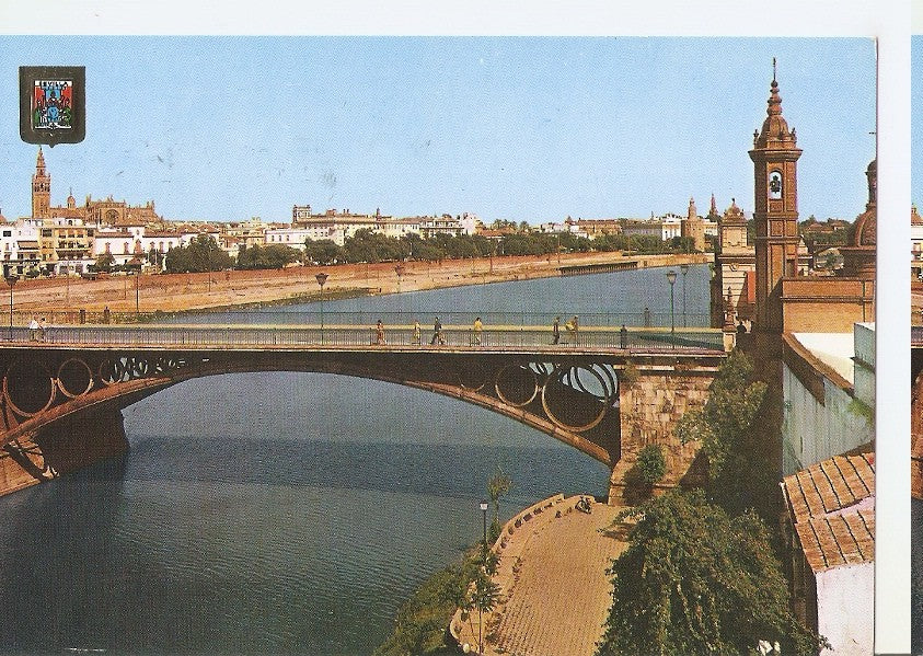 Postal 044713 : Sevilla. Rio Guadalquivir. Puente de Triana y la Giralda
