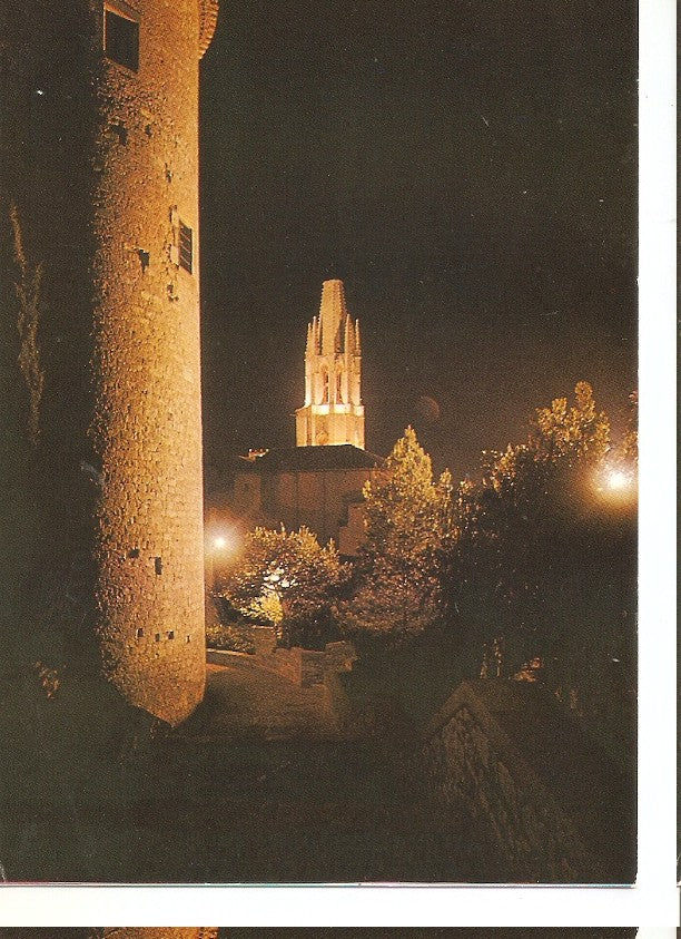Postal 044954 : Gerona. Paseo Arqueologico. Al fondo. San Felix. Vista nocturna