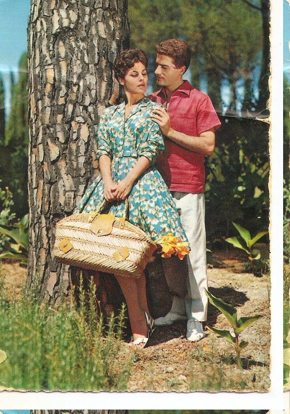 Postal 044984 : Pareja en el campo