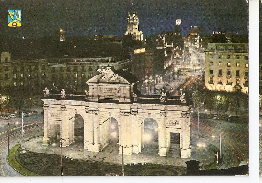 Postal 045029 : Madrid. Puerta y calle Alcala. Vista nocturna