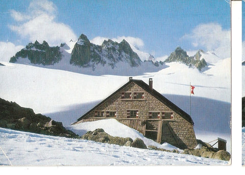 Postal 045059 : Cabane du Trient Valais au fond les Aiguilles Dorees et la Grande Fourche
