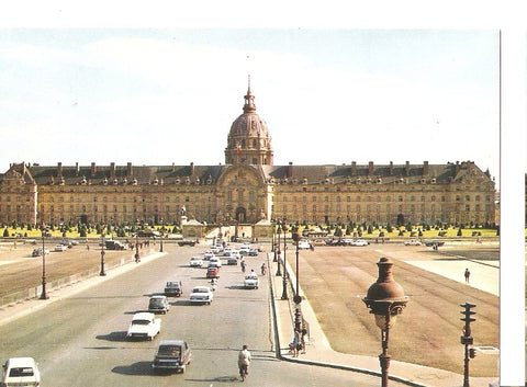 Postal 045240 : Paris Façade de lHotel des Invalides dont le dome abrite le cercueil de Napoleon