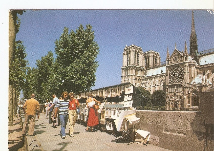 Postal 045261 : Paris. Notre-Dame and the Second-Hand
