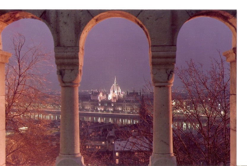 Postal 045400 : Budapest from the Fisher-bastion