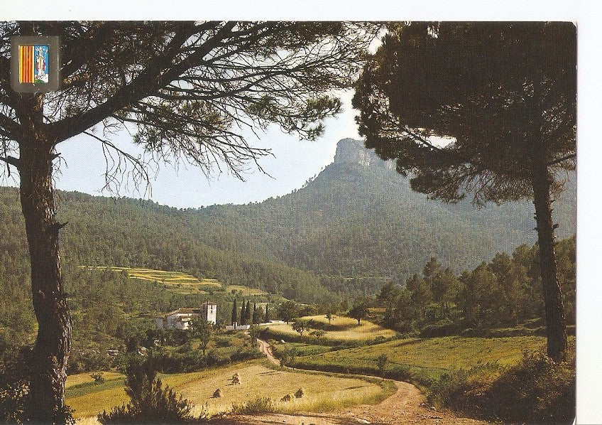 Postal 045442 : Aiguafreda. Ermita de Valldeneu al fondo Cingles de Berti
