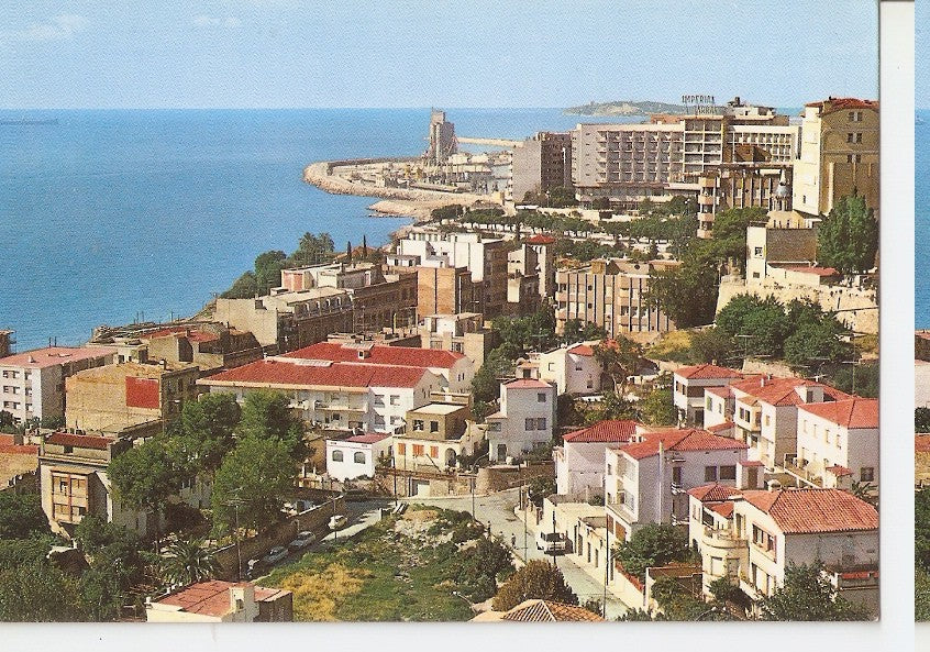 Postal 045591 : Tarragona (Costa Dorada) España. Una vista parcial. Al fondo el Paso de Calvo Sotelo y el Hotel Imperial Tarraco