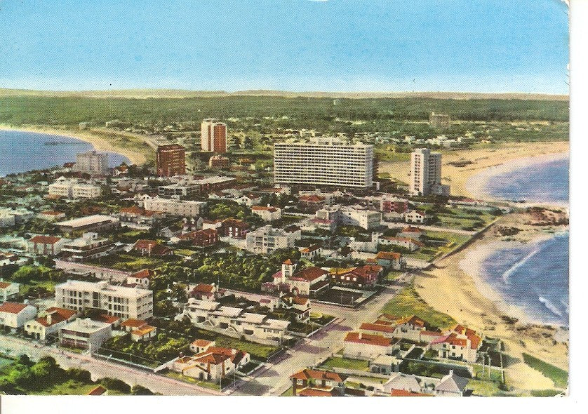Postal 045721 : Punta del Este (Uruguay). Vista parcial desde la peninsula al fondo el edificio Santos Dumont