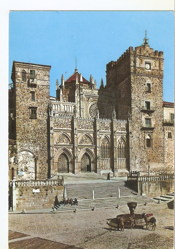 Postal 045752 : Guadalupe. Fachada principal del templo de la Hispanidad (s. XIV-XV)