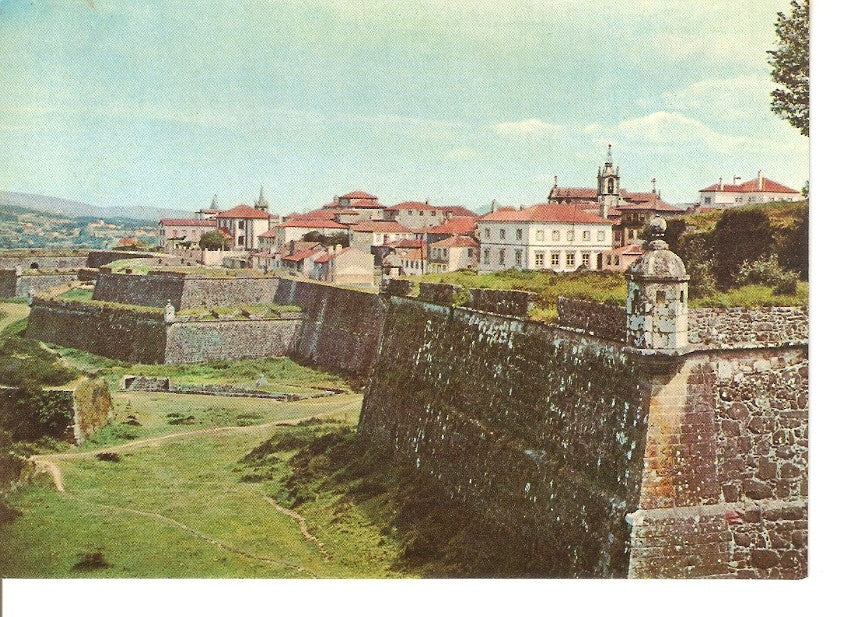 Postal 045809 : Valença do Minho - vista parcial da Fortaleza de Valença