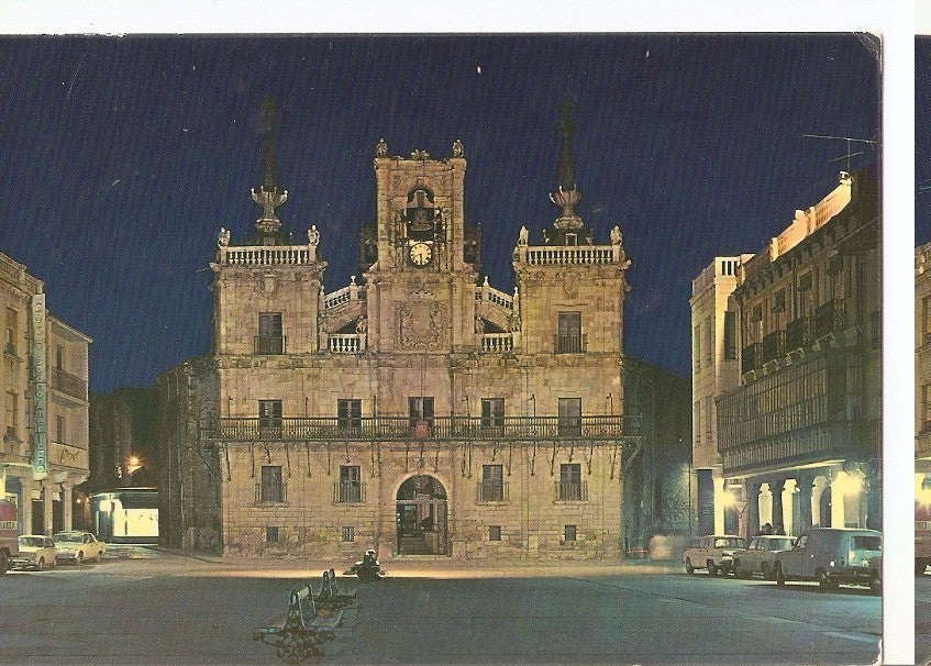 Postal 046076 : Astorga (Leon). Edificio y Ayuntamiento