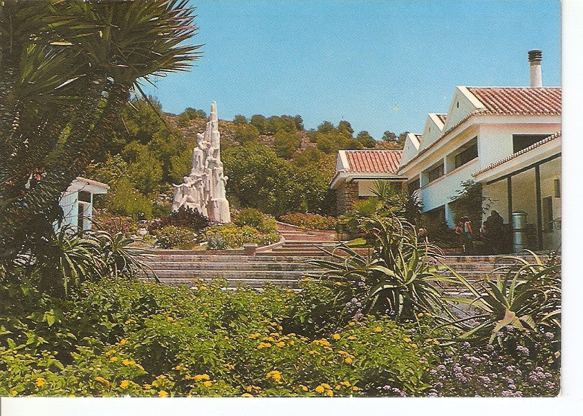 Postal 046257 : Cueva de Nerja (Malaga). Jardines Exteriores