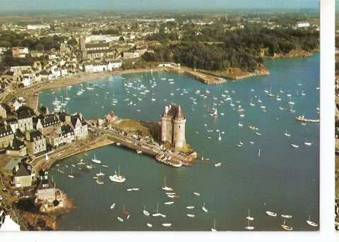Postal 046659 : Saint-Servan - Saint-Malo. Vue generale sur le Port et la Ville