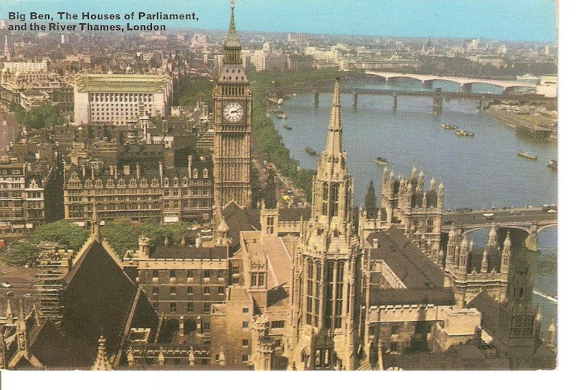 Postal 046690 : Big Ben. The Houses of Parliament and the River Thames London