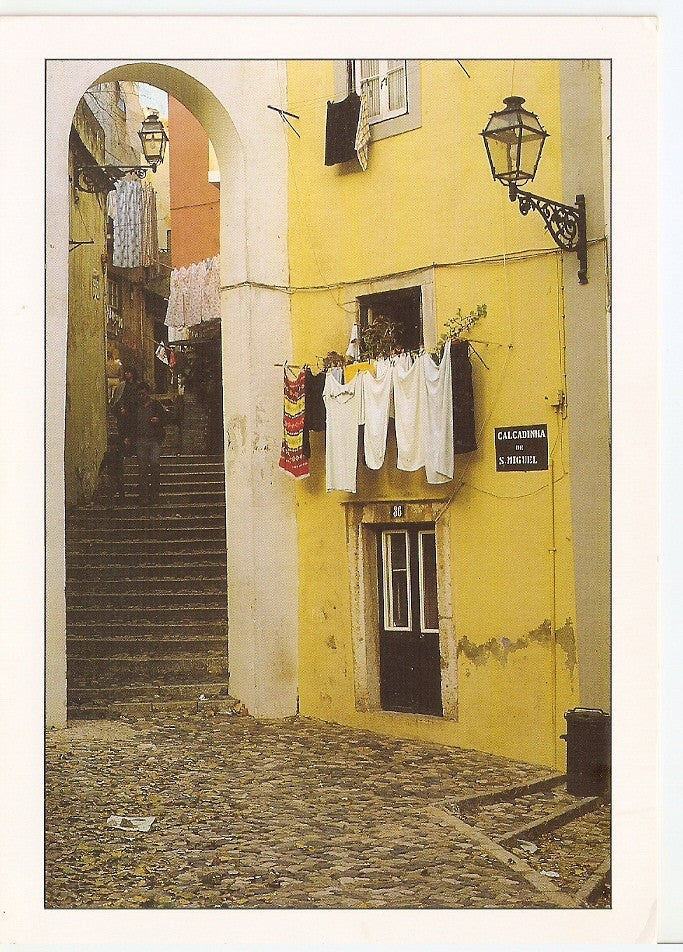 Postal 046748 : Lisboa Alfama. Pormenor de um dos mais antigos bairros da Cidade