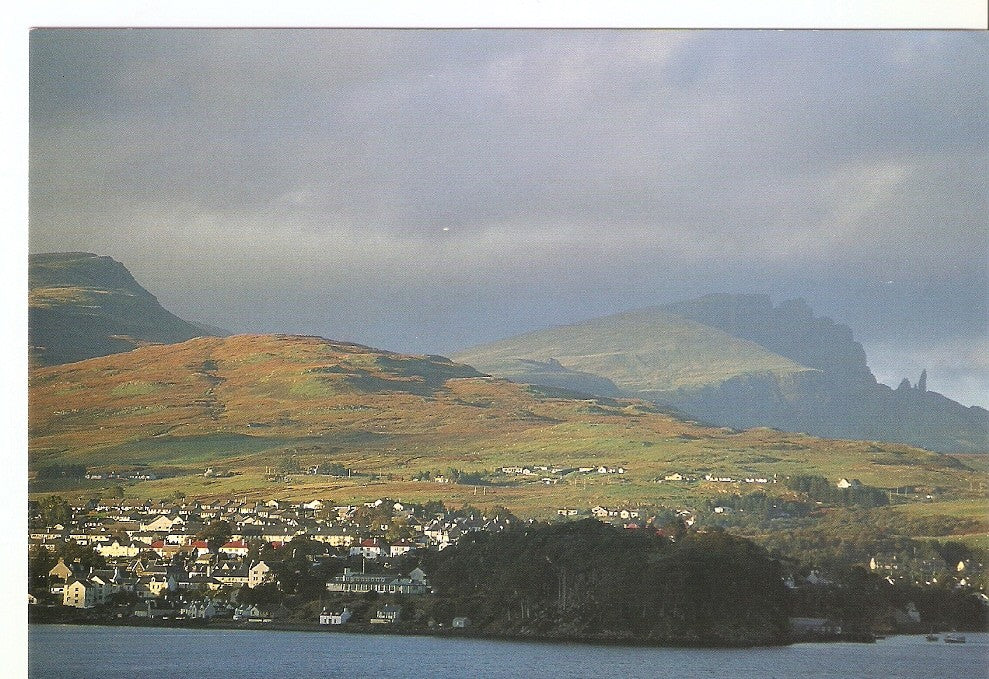 Postal 046797 : Portree from Peimore