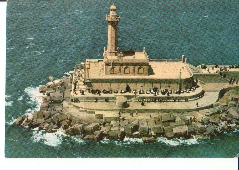 Postal-Postcard 17544: BARCELONA - La Farola del Puerto ROMPEOLAS DE BARCELONA