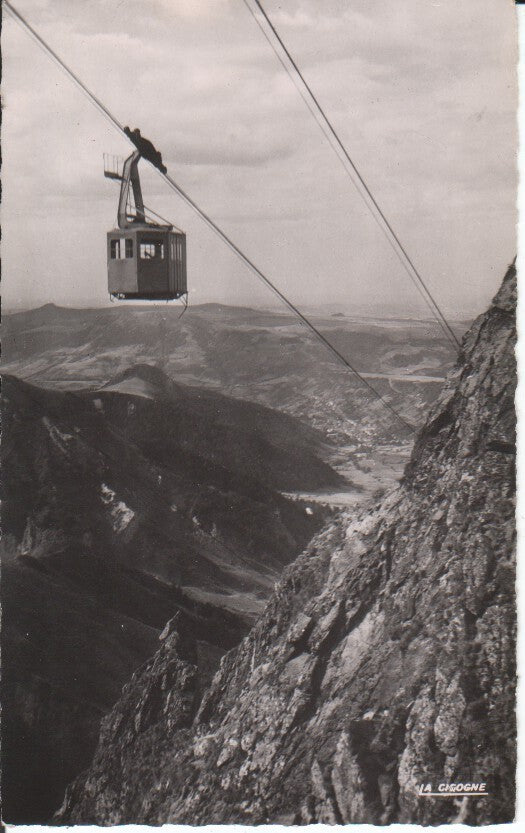 Postal-Postcard 17333: LE MONT DORE - Le teleferique des Aiguilles du Saney
