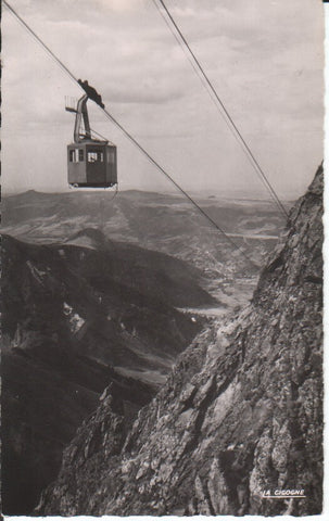 Postal-Postcard 17333: LE MONT DORE - Le teleferique des Aiguilles du Saney