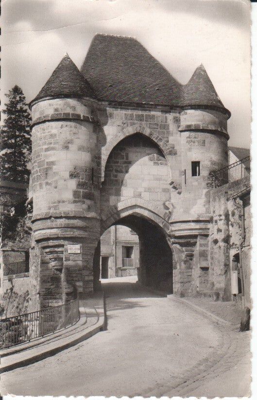 Postal-Postcard 17346: LAON Aisne - Porte dArdon