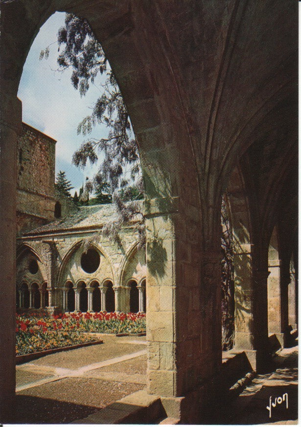 Postal-Postcard 17358: NARBONNE - Couleurs et Lumiere de France Abbaye de Frontfroide