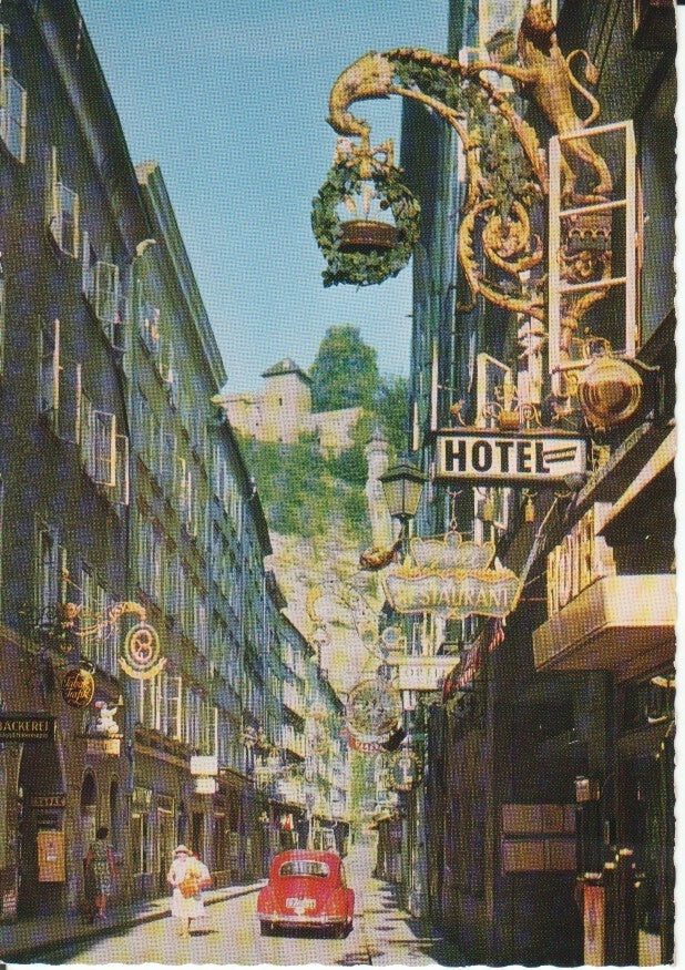 Postal-Postcard 17361: SALZBURG - Altstadt Getreidegasse