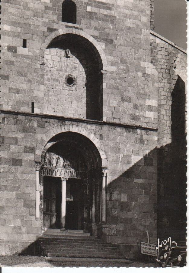Postal-Postcard 17376: ST BERTRAND DE COMMINGES - Le Parche de la Cathedrale