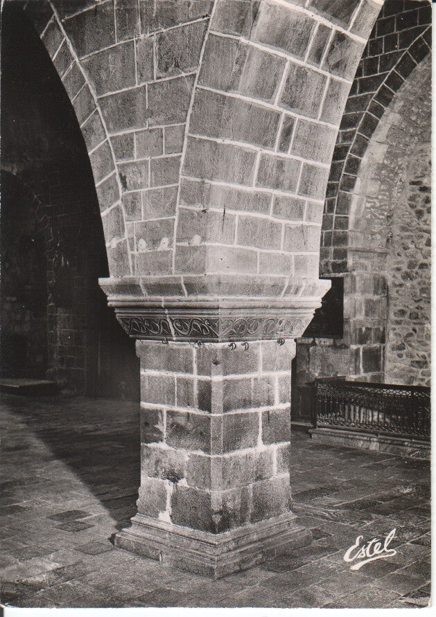 Postal-Postcard 17389: EGLISE DE VILLEFRANCHE DE CONFLENT - Monument Historique  Pilier Central