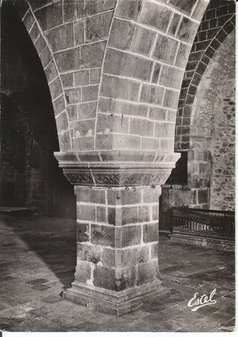 Postal-Postcard 17389: EGLISE DE VILLEFRANCHE DE CONFLENT - Monument Historique  Pilier Central