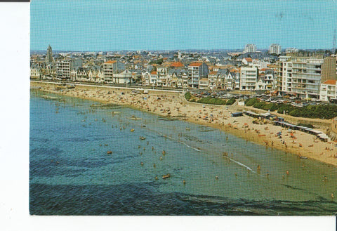 Postal-Postcard 17444: LES SABLES DOLONNE - La Plage et le remblai