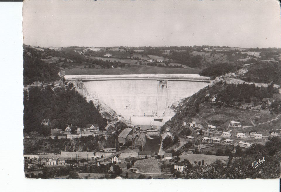 Postal-Postcard 17466: CANTAL - Gorges de la Dordogne Corieze Barrage de Bort